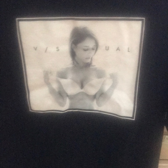 Men’s tee - Picture 2 of 2